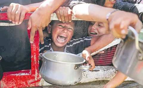 No food, no aid: hunger is killing people in Gaza4