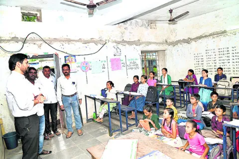 నాణ్యమైన విద్య, భోజనం అందించాలి
