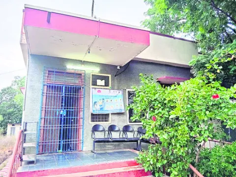 సిబ్బంది లేక ఇబ్బంది 