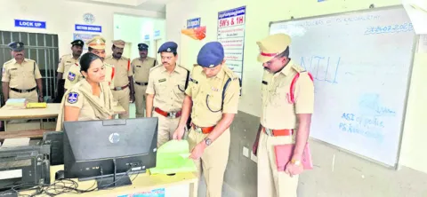 ‘అంకితభావంతో పనిచేస్తేనే గౌరవం’ 