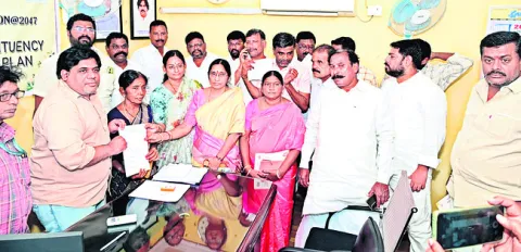 ‘స్టాండింగ్‌’ ఎన్నికల్లో వైఎస్సార్‌సీపీ జయకేతనం!