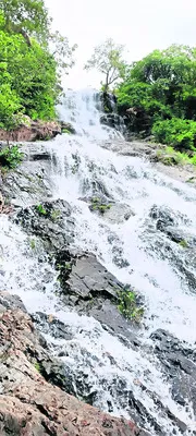 క్షీరమే జాలువారినట్టుగా..