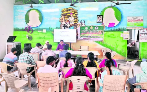 రైతులకు అధికారులు సహకరించాలి 