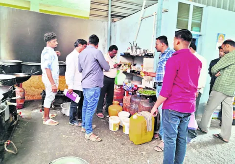 ఆహార భద్రతా ప్రమాణాలు పాటించాలి 