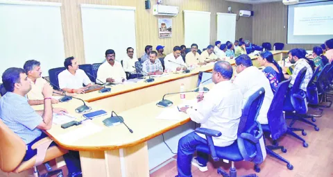 పనులపై పూర్తి సమాచారమివ్వండి