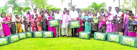 ఘనంగా కేటీఆర్‌ జన్మదిన వేడుకలు
