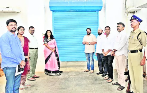 ఈవీఎం గోదాముల వద్ద అప్రమత్తత అవసరం 