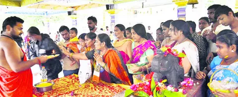 ప్రతిరోజూ పండుగే