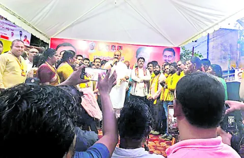 మంత్రి అచ్చెన్నాయుడుకి సమస్యలతో స్వాగతం 