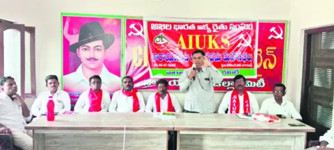 ‘పంటలకు గిట్టుబాటు ధర చెల్లించాలి’ 