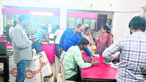 ఇచ్ఛాపురం సబ్‌ పోస్టాఫీస్‌లో భారీ స్కామ్‌ 