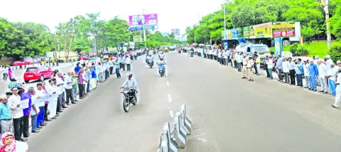 కదంతొక్కిన పెన్షనర్లు
