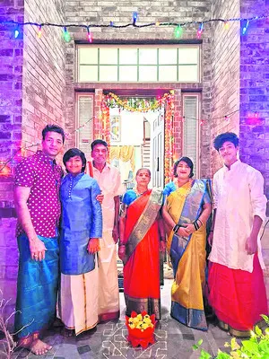 వ్యవసాయం చేసి.. కొడుకును అమెరికా పంపారు 