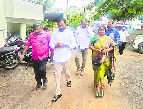 ప్రజల దృష్టి మళ్లించేందుకు అక్రమ కేసు 