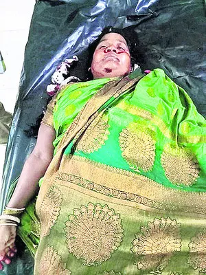 తల్లి సంవత్సరీకానికి వెళ్తూ కుమార్తె మృతి