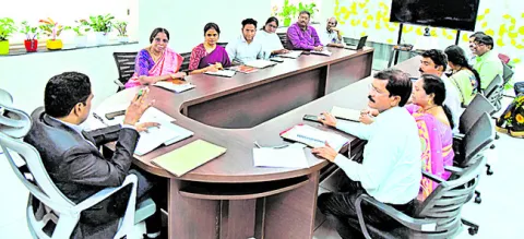 పింఛన్ల పునఃపరిశీలన త్వరగా పూర్తి చేయాలి 