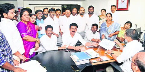 ప్రజాస్వామ్యబద్ధంగా ఎన్నికలు జరిగితే అన్ని స్థానాలు వైఎ