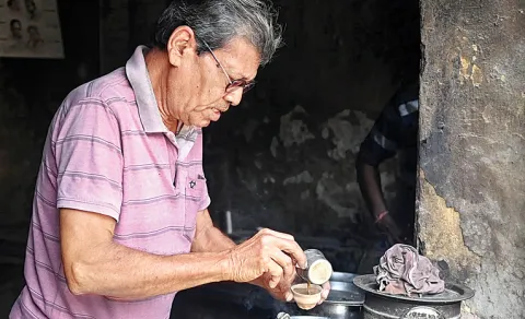 Naresh Chandra Shome Tea Stall in Serampore, West Bengal12