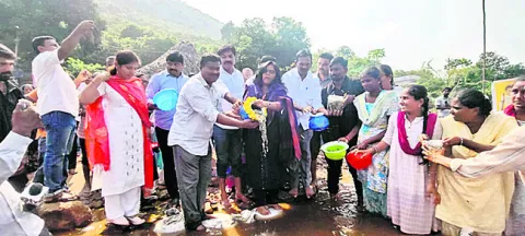 తాండవ