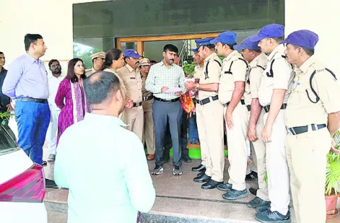 ప్రత్యేకాధికారికి వినతి