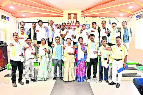 జిల్లా హెచ్‌ఎంల సంఘం నూతన కార్యవర్గం 