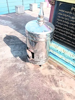 నాలుగు ఆలయాల్లో చోరీ 