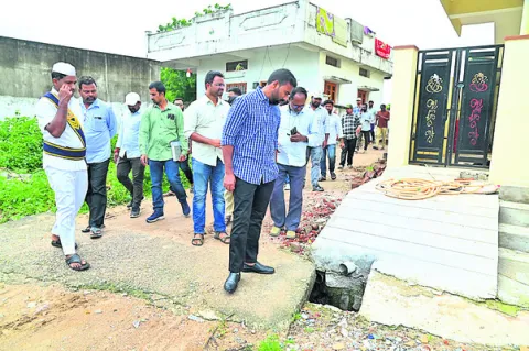 అధిక ధరకు ఎరువులు విక్రయిస్తే చర్యలు
