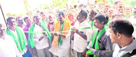 ఎరువుల నిల్వలపై ఆరోపణలు నమ్మొద్దు 