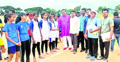 ఉత్సాహంగా ఎంపికలు 
