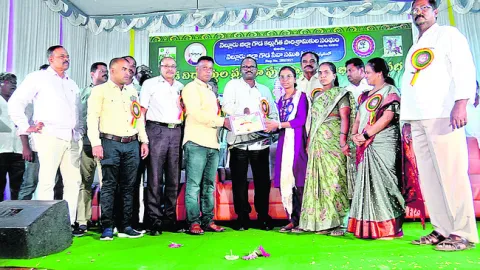 విద్యతోనే సమాజంలో గౌరవం 