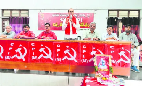 పోరాటాలతోనే సమస్యలు పరిష్కారం