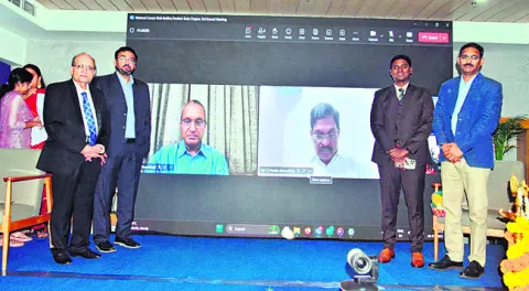 నూతన 