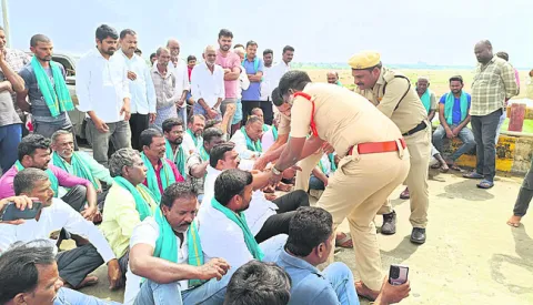 ఏరు పారలె.. ప్రాజెక్టు నిండలె