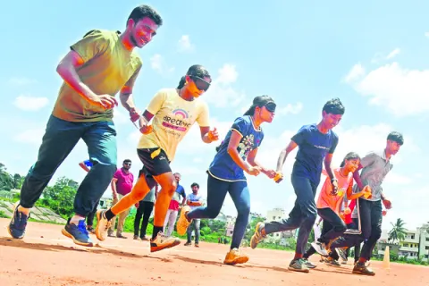 తగ్గేదేలే.. 