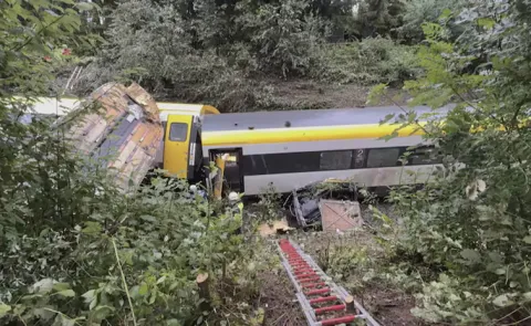 3 Dead Many Injured as Train Germany14