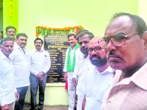 నేడు ఇన్‌చార్జి మంత్రి  సీతక్క రాక
