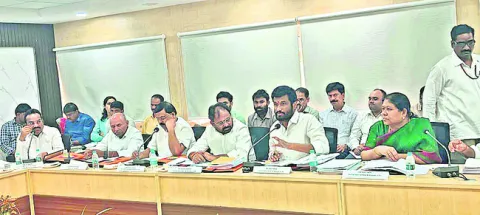 సమగ్ర ప్రణాళికతోనే ‘గిరిజన’ అభివృద్ధి