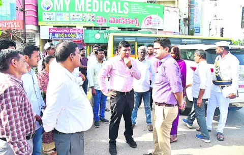 సమన్వయంతో సమస్య పరిష్కరించాలి