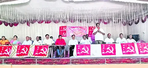 విలువలను కాలారాస్తున్న బీజేపీ