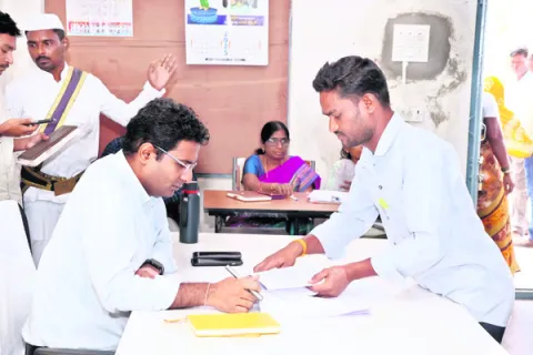 ప్రజావాణికి 46 దరఖాస్తులు 
