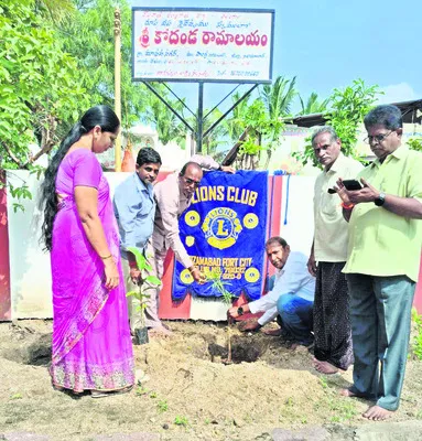 పర్యావరణాన్ని కాపాడాలి 

