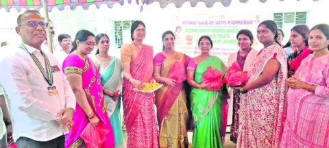 గర్భిణులు ఆరోగ్యంపై ప్రత్యేక శ్రద్ధ తీసుకోవాలి 
