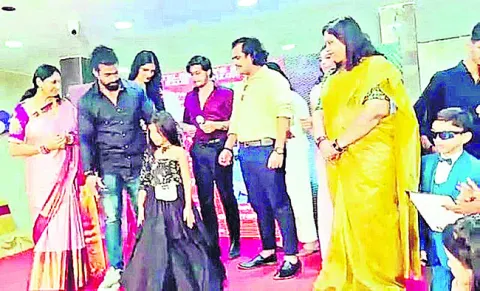 ప్రిన్స్‌ అండ్‌ ప్రిన్సెస్‌ ఆఫ్‌ పోటీల్లో మెరిసిన రొంపి