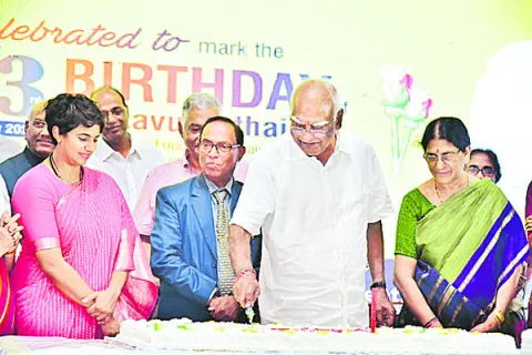 ఘనంగా విజ్ఞాన్‌ చైర్మన్‌ రత్తయ్య పుట్టిన రోజు వేడుకలు