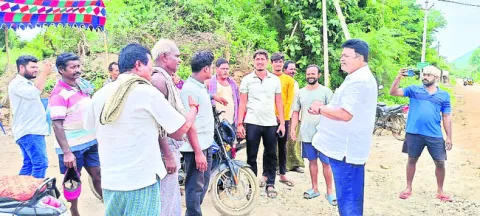 ఇసుక అక్రమ రవాణాపై రైతుల కన్నెర్ర 