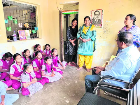 బీసీ బాలికల వసతి గృహం తనిఖీ