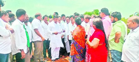 పేదల పక్షాన నిరంతరం పోరాటం