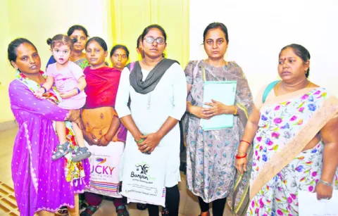 సమస్యలు పరిష్కరించకుంటే ఆత్మహత్యలే శరణ్యం