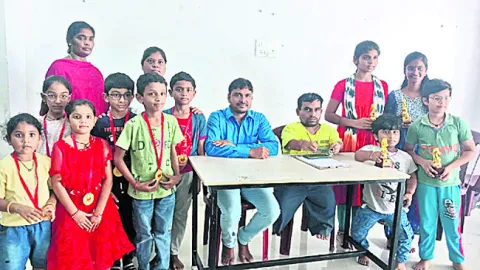 రాష్ట్రస్థాయి చెస్‌ పోటీలకు జిల్లా జట్టు సిద్ధం