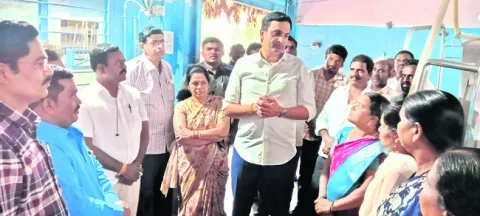 ఏడాదిలో 500 పార్లర్ల ఏర్పాటుకు కృషి 